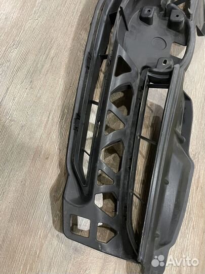 Решетка радиатора mazda premacy crew