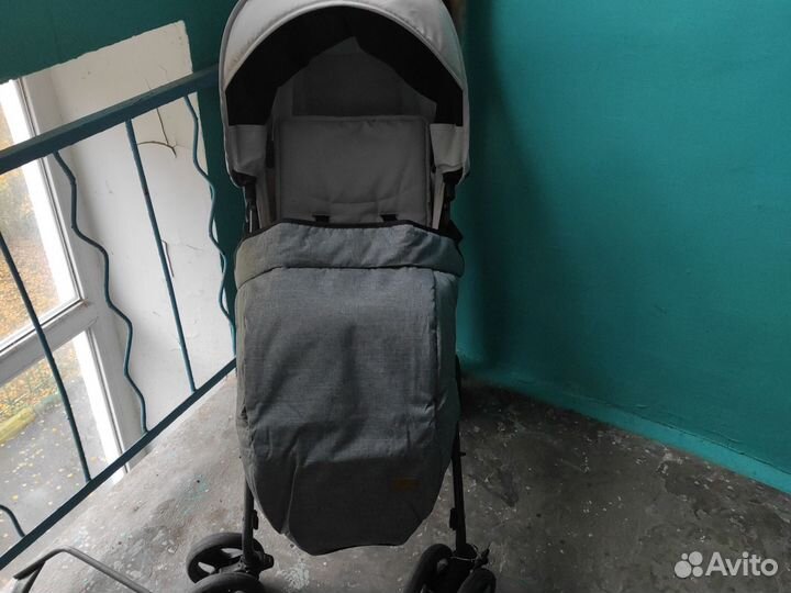 Прогулочная коляска трость magic