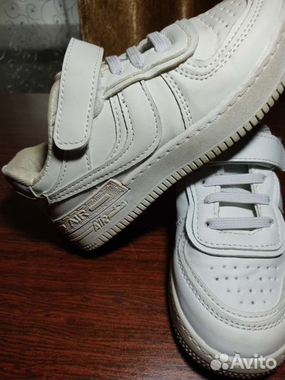 Кроссовки для девочки