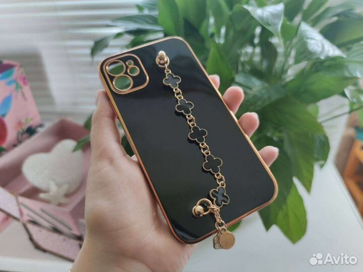 Чехол на iPhone 11