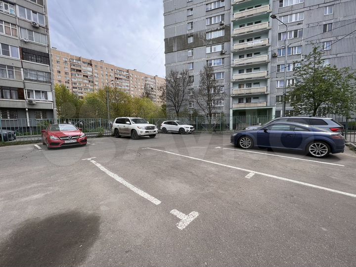 Машиноместо, 12 м²