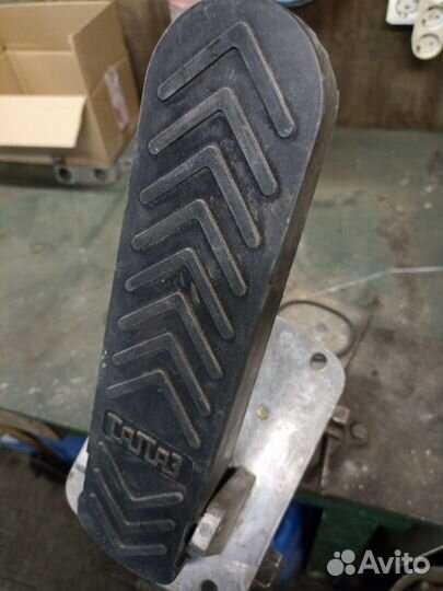 Кран тормозной с педалью