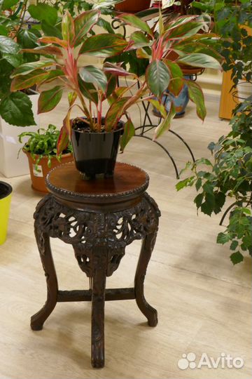 Резной табурет. Китай. Дерево. Ручная работа