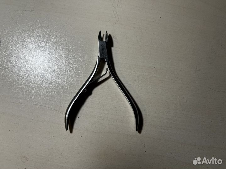 Кусачки для кутикулы