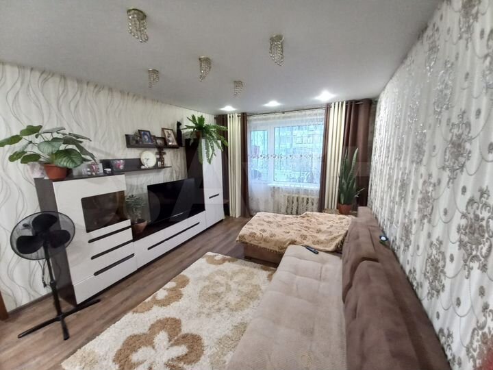 2-к. квартира, 55 м², 3/9 эт.