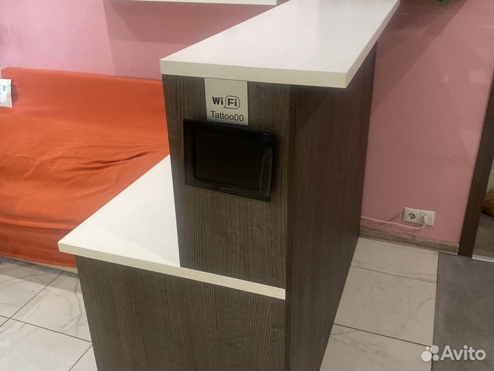 Ресепшн, стойка администратора