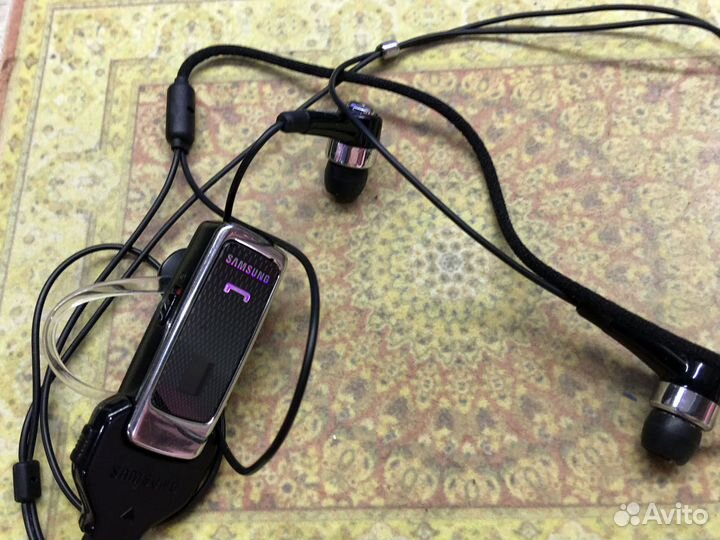 Наушники и Bluetooth-гарнитура Samsung WEP870