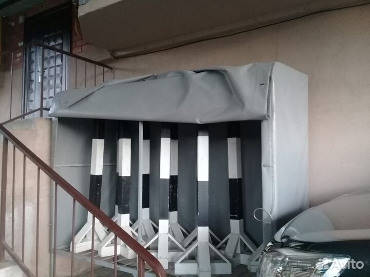 Продается комплект (стойки и жерди)