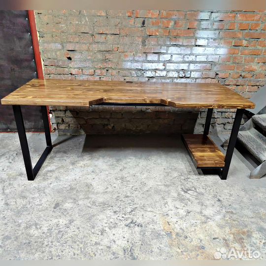 Компьютерный стол с вырезом, массив сосны