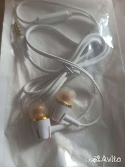Новые наушники с микрофоном