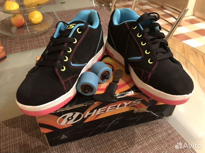 Кеды с роликами Heelys