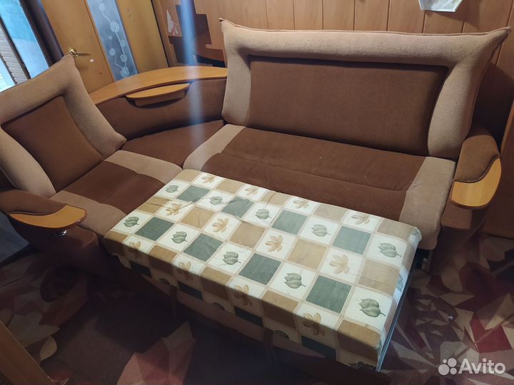 Угловой диван с креслом