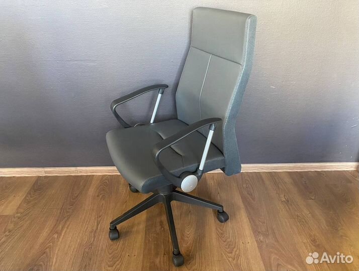 Компьютерное кресло новое