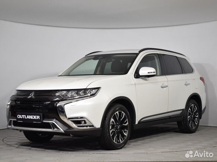 Mitsubishi Outlander, 2022