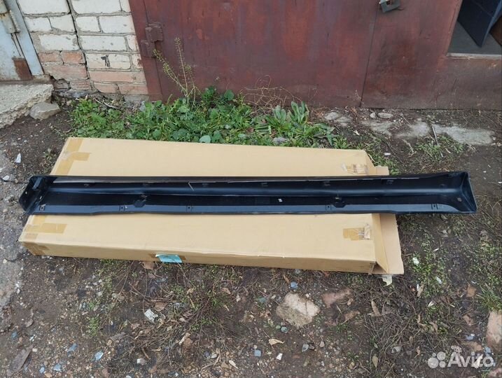 Накладка порога правого mitsubishi outlander