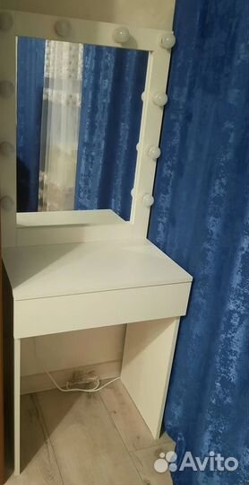 Столики для макияжа с зеркалом оптом