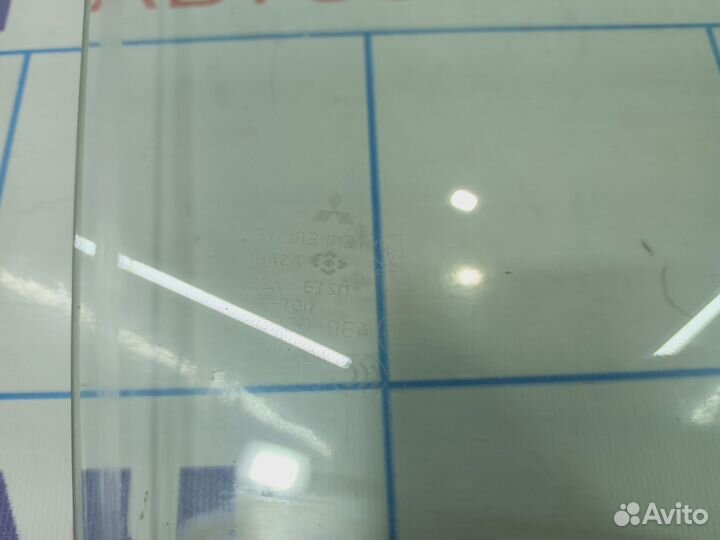 Стекло двери передней правой Mitsubishi Lancer 9