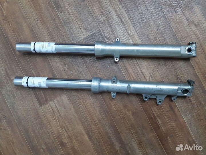 Перо шток вилка suzuki bandit GSF 250 правое