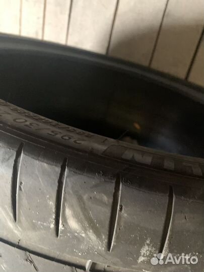Michelin Pilot Super Sport 295/30 R20
