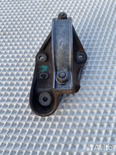 Кронштейн правого привода ford focus 1 1.8 zetec