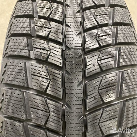 Leao Winter Defender Ice I-15 SUV 255/45 R20 T