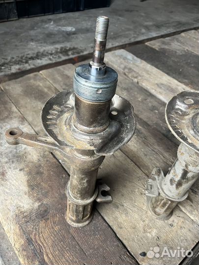 Амортизаторы на ваз Priora/2110 и тд. б/у