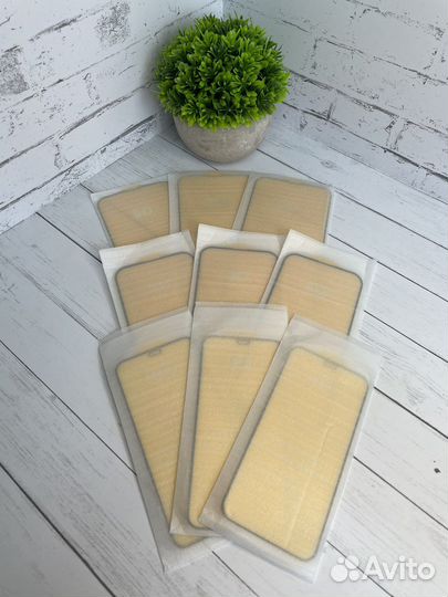 Защитные стекла на iPhone