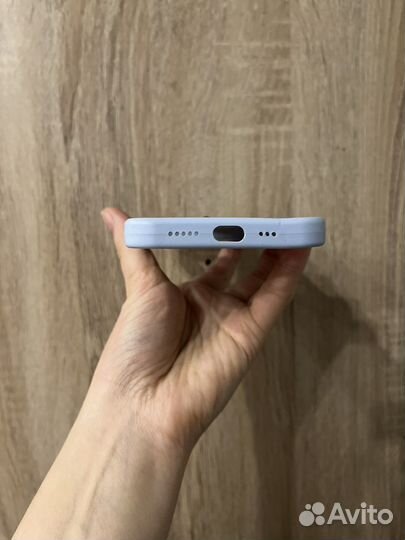 Чехол на iPhone 13