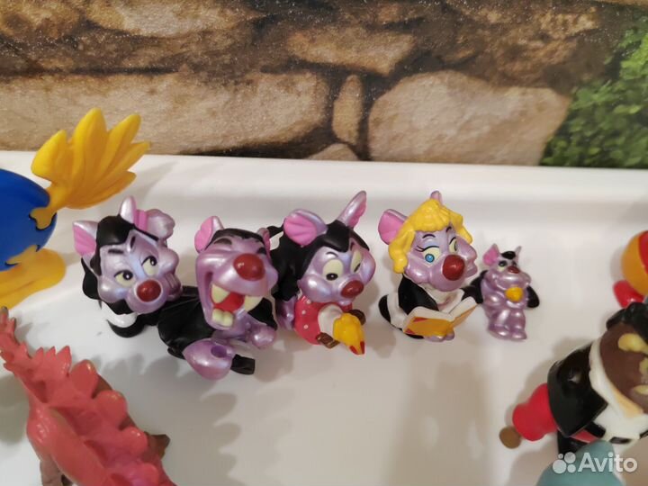 Фигурки из киндер сюрпризов