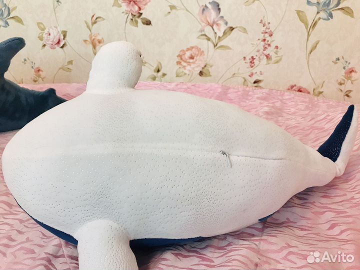 Игрушки: акула, касатка