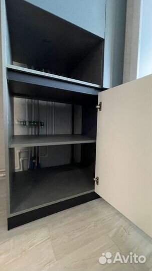 Кухня серая на заказ до потолка