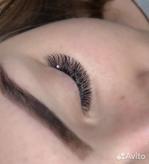 Наращивание ресниц на реклайнере