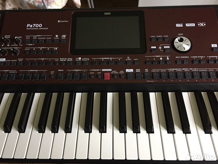 Синтезатор Korg Pa 700