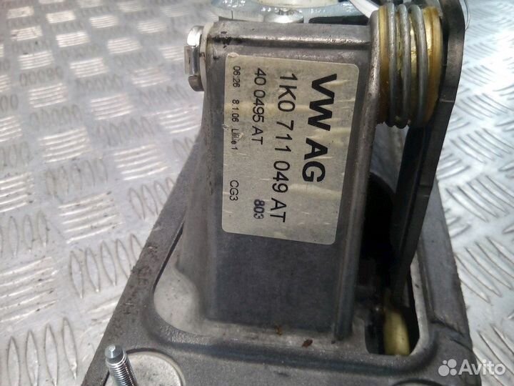 Кулиса кпп для Volkswagen Touran 1 1K0711061A