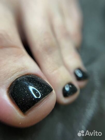 Маникюр и педикюр