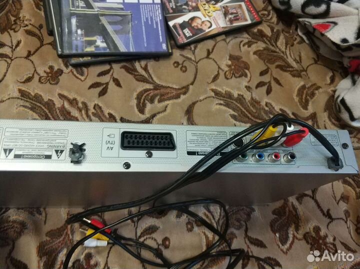 DVD проигрыватель Samsung с дисками (на дачу)