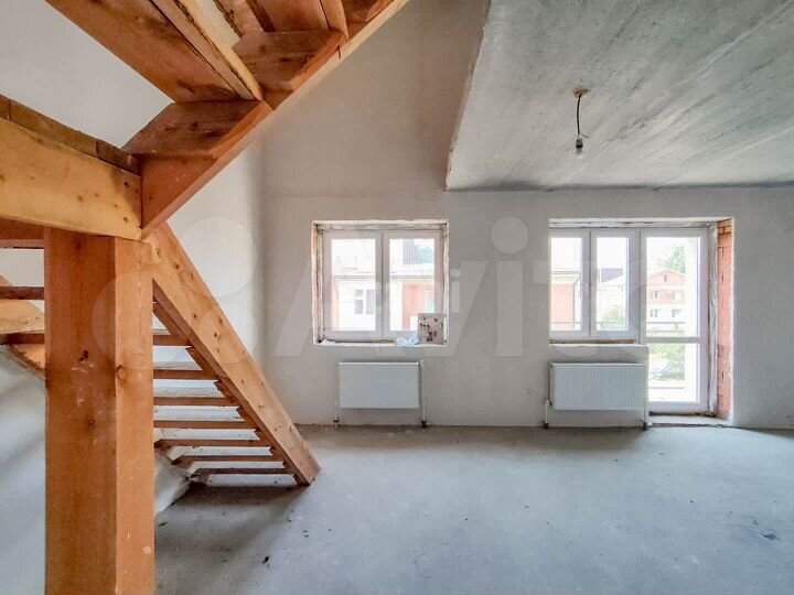 4-к. квартира, 140 м², 3/3 эт.