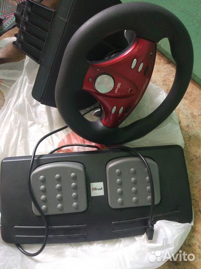 Игровой руль с педалями trust gm 3100r
