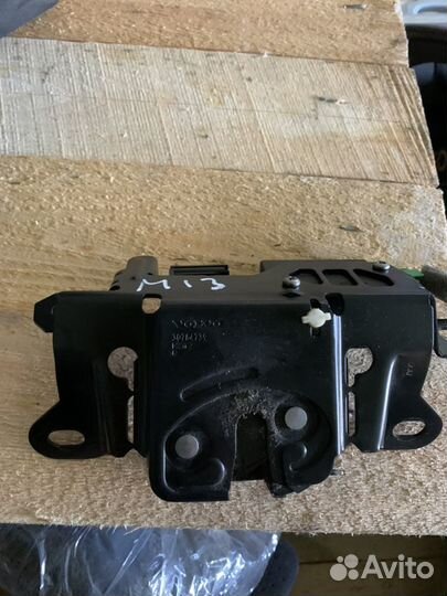 Замок крышки багажника Volvo C30 C70 2006-2013