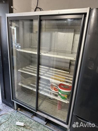 Холодильный шкаф