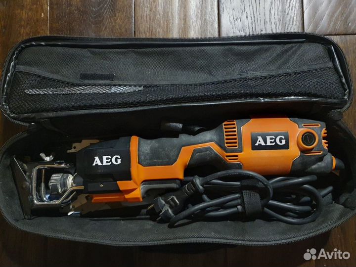 Сабельная пила AEG US 400XE