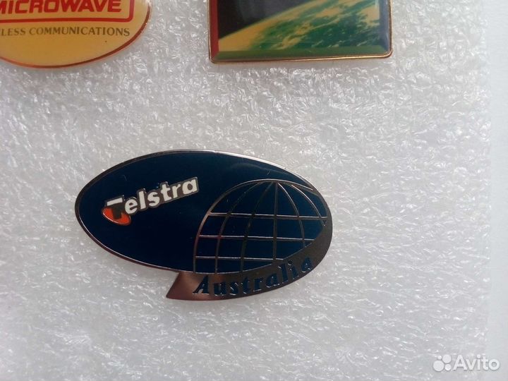 Уникальнейшие значки компаний сотов связи 80-90 г