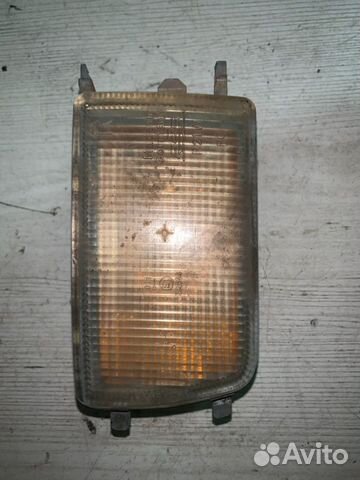 Поворотник передний правый Volkswagen Vento