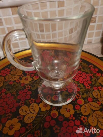 Пивной бокал на ножке