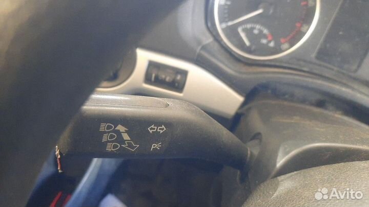 Переключатель подрулевой поворотов Skoda Octavia