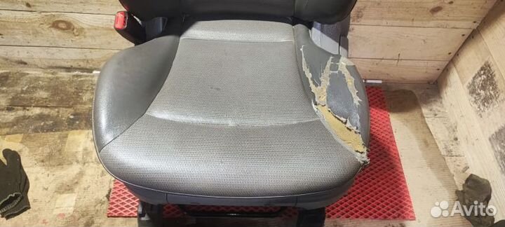 Сиденье переднее левое Hyundai Grand Starex