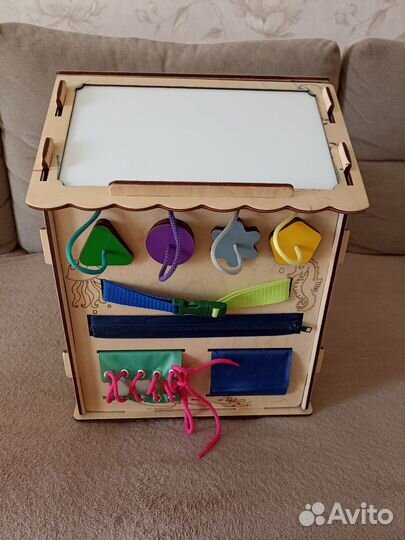 Бизиборд домик