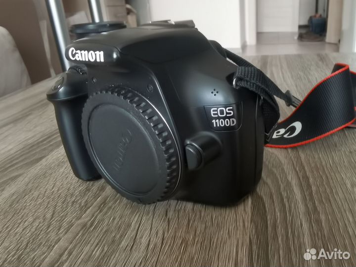 Canon EOS 1100D kit (EF-S 18-55 мм f/3.5 - 5.6 IS