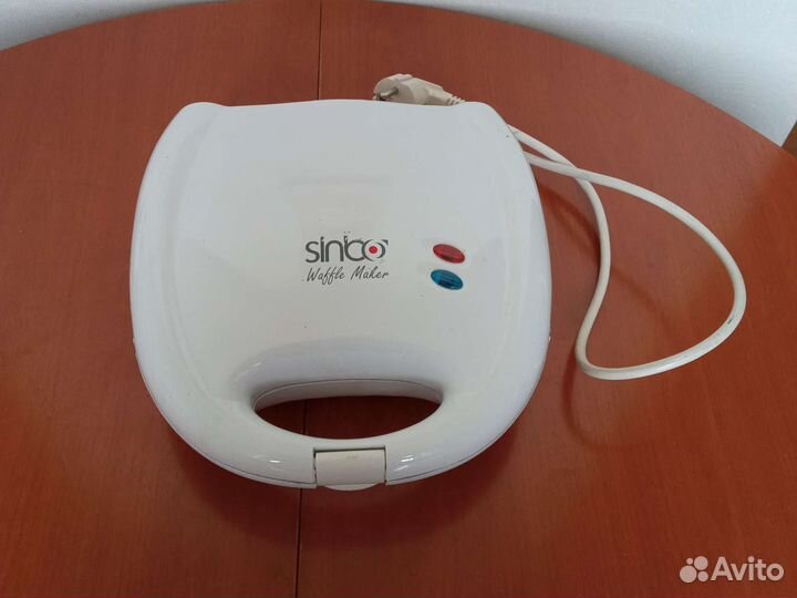 Электрическая вафельница новая