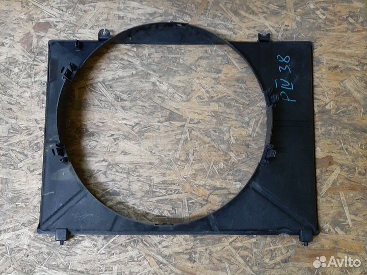 Диффузор вентилятора Mitsubishi Pajero 4